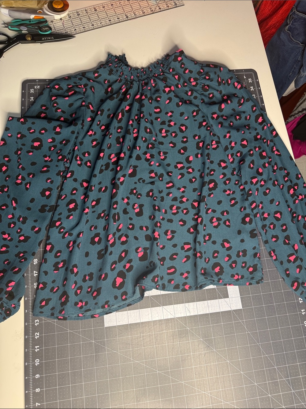 MELLODAY Teal Top with Pink & Black Leopard Spots